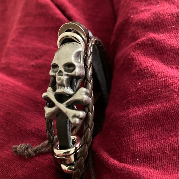 Skull & Crossbones Bracelet 7”-9” - Picture 5 of 5